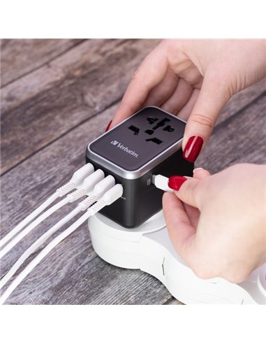 Adattatore da viaggio UTA-04 PD61W / QC / 3xUSB / 2xType-C Verbatim 49546
