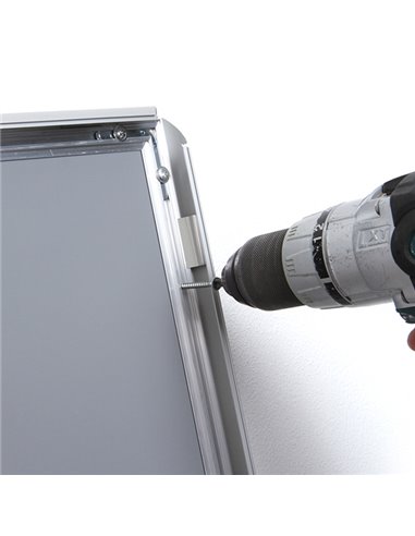 Cornice a scatto A4 profilo 25mm angolo smussato Showdown KRA4G25C9005 Showdown CORNICI DA PARETE E SUPPORTI